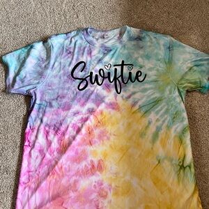 Destinations USA Swiftie Medium Colorful Tie-Dye Shirt